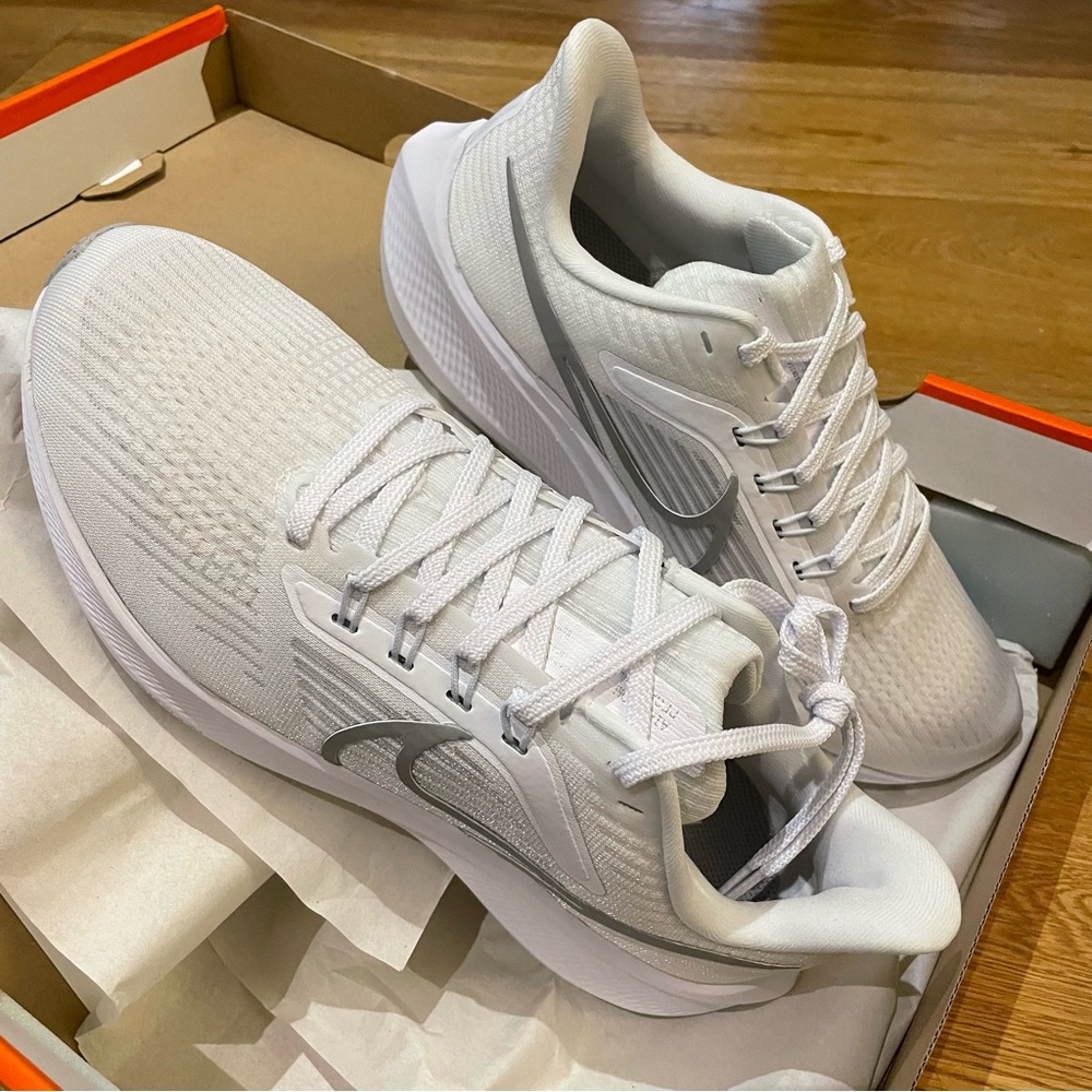 Brand New Nike Running Shoes Pegasus 39